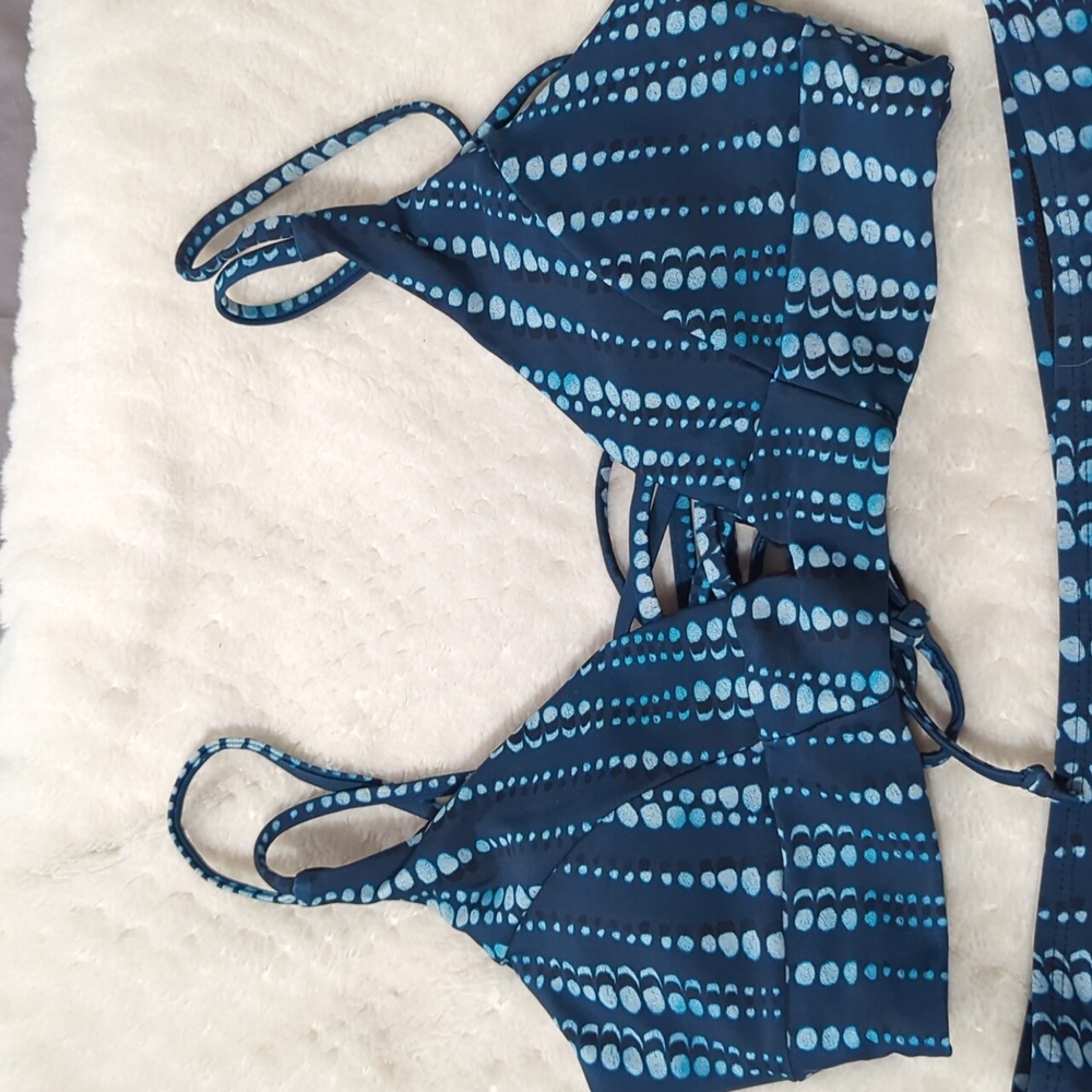 Cupshe bikini *2 for $25* - Picture 2 of 4